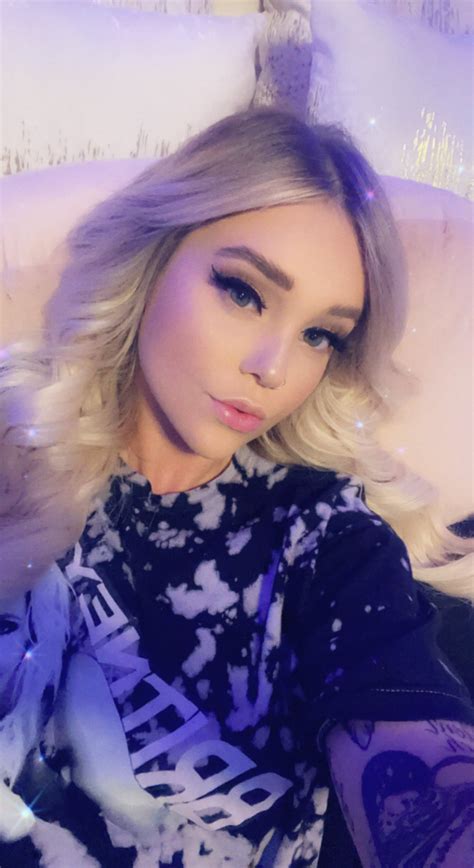Kali Roses on Twitter.